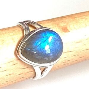 Labradorite Sterling 925 Ring Size 9 Artisan Flaw chip on the side